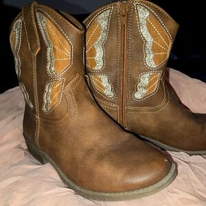 Madden Girl Sz 3 Brown Western Boot